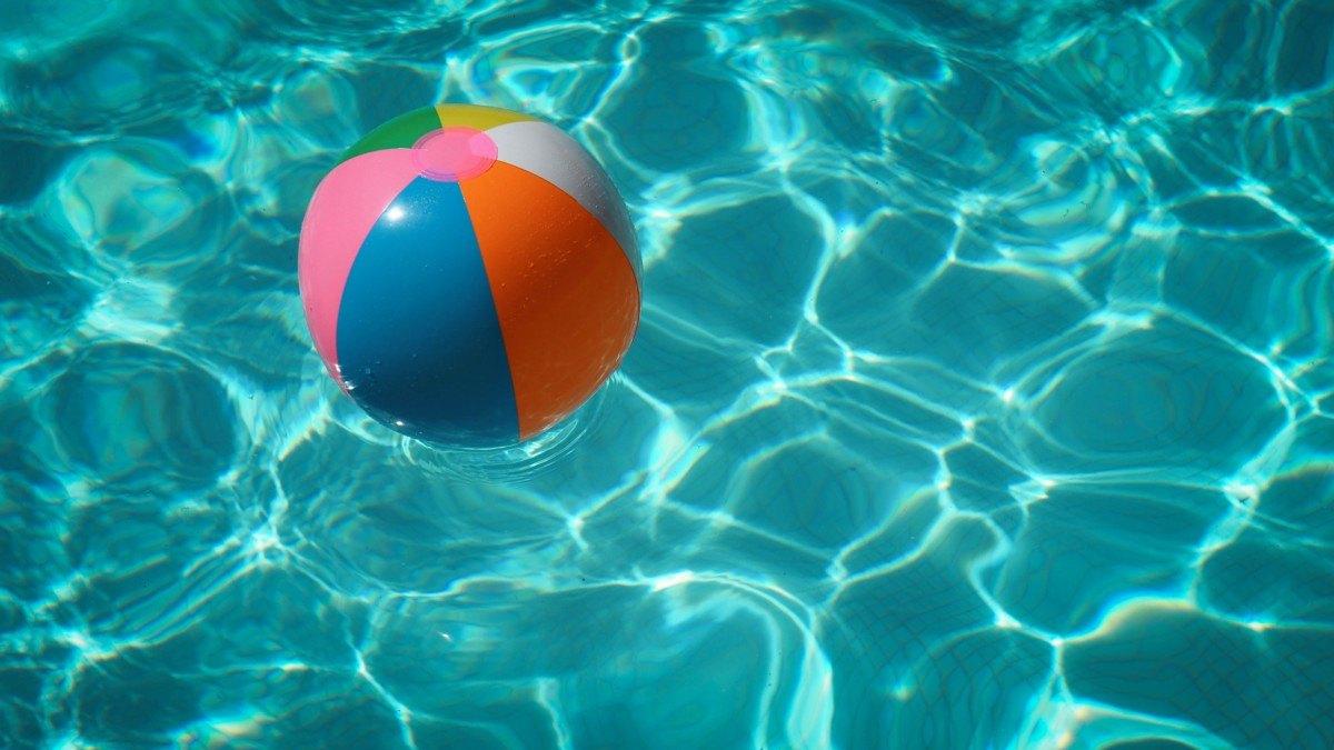 sommer - vann-ball